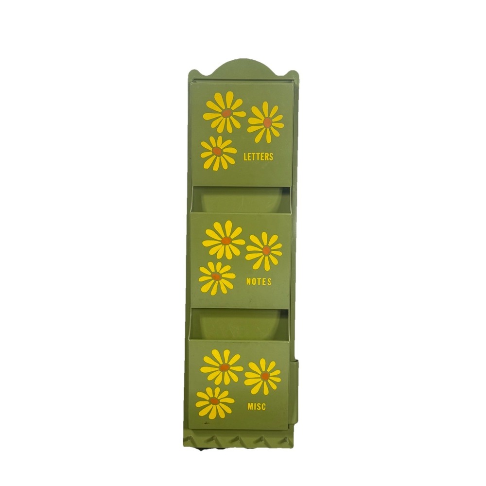 MCM 3 Tier Plastic Wall Caddy Organizer Flower Power Green Yellow Daisy Read